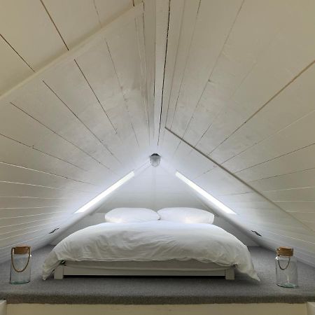 The Nest Hotel Sway Екстериор снимка