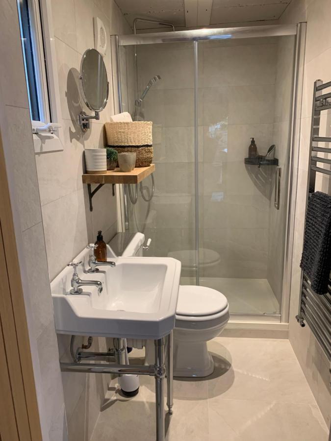 The Nest Hotel Sway Екстериор снимка
